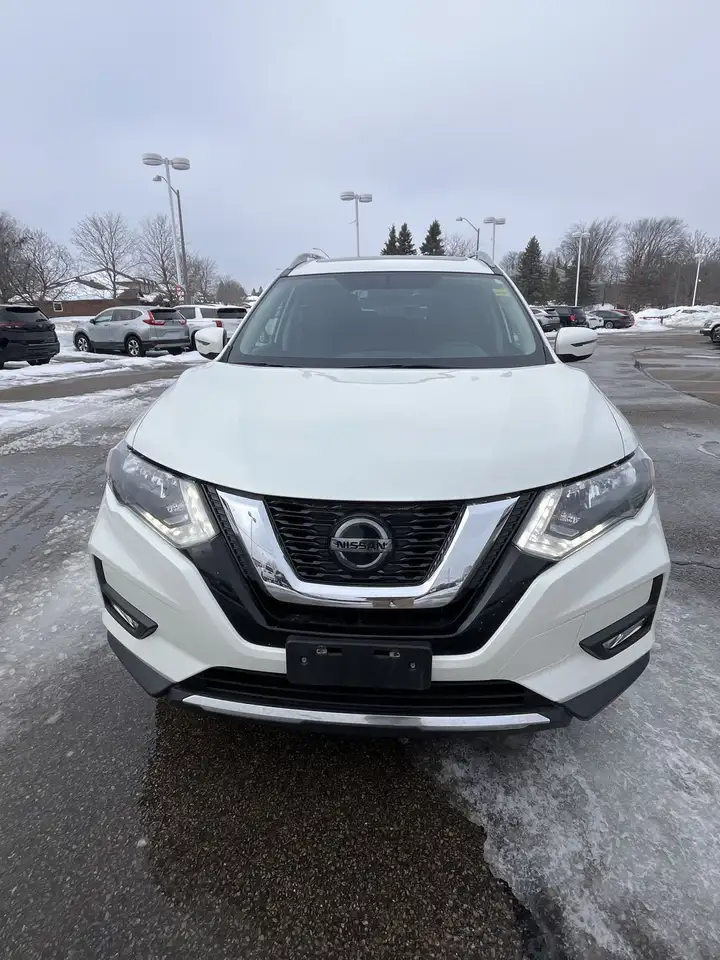 Nissan Rogue снимка Nissan Rogue