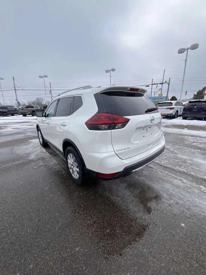 Nissan Rogue снимка Nissan Rogue
