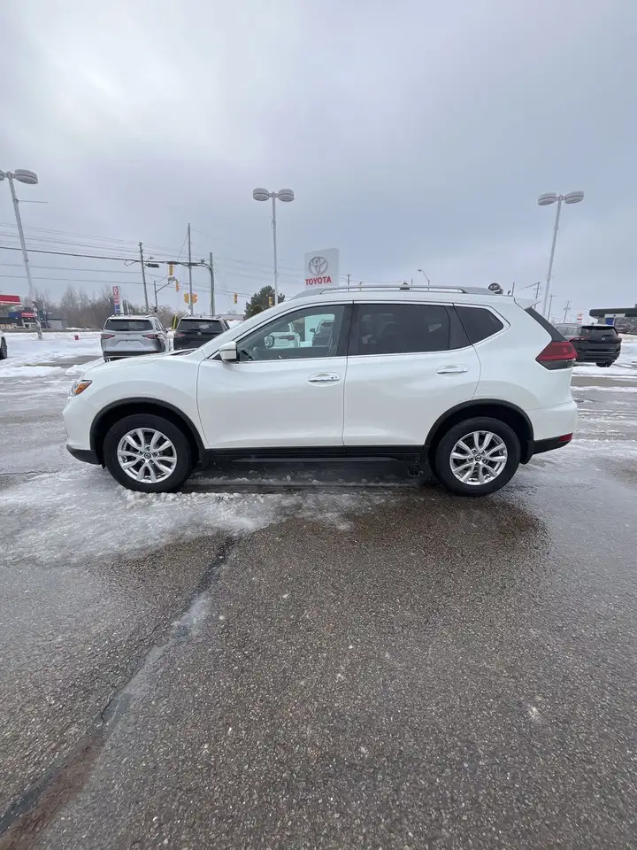 Nissan Rogue снимка Nissan Rogue