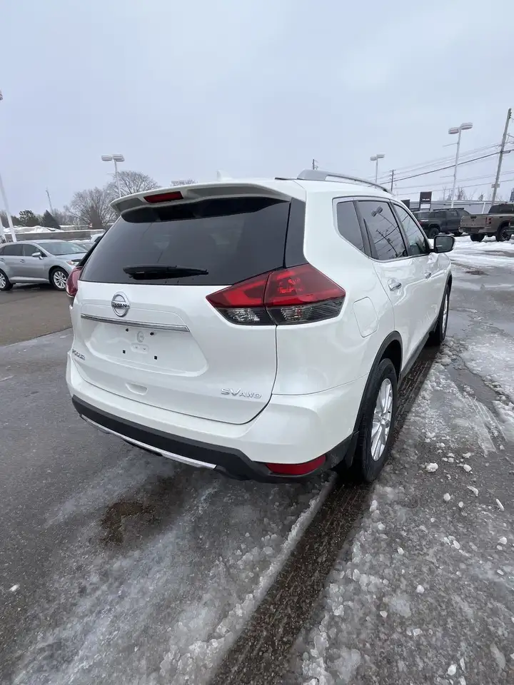 Nissan Rogue снимка Nissan Rogue