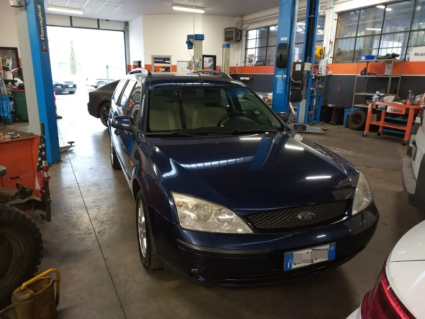 Ford Mondeo Mondeo II 2000 SW SW 2.0 tdci Синій - 1