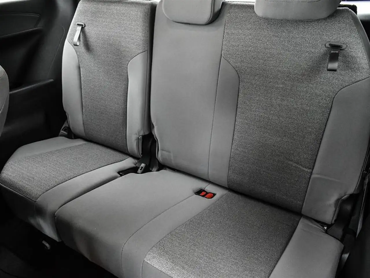 Toyota Sienna снимка Toyota Sienna