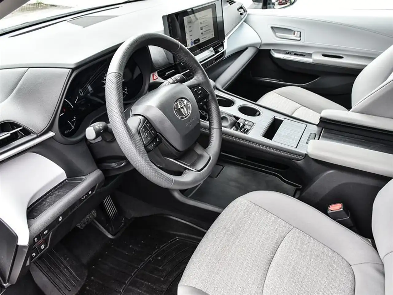 Toyota Sienna снимка Toyota Sienna