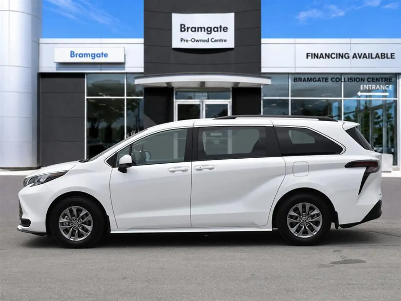 Toyota Sienna снимка Toyota Sienna