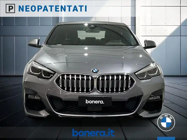 BMW 2 Series view 3