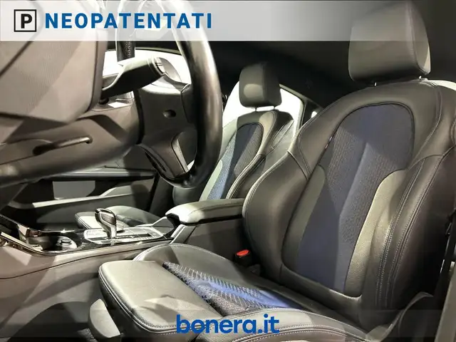BMW 2 Series view 14
