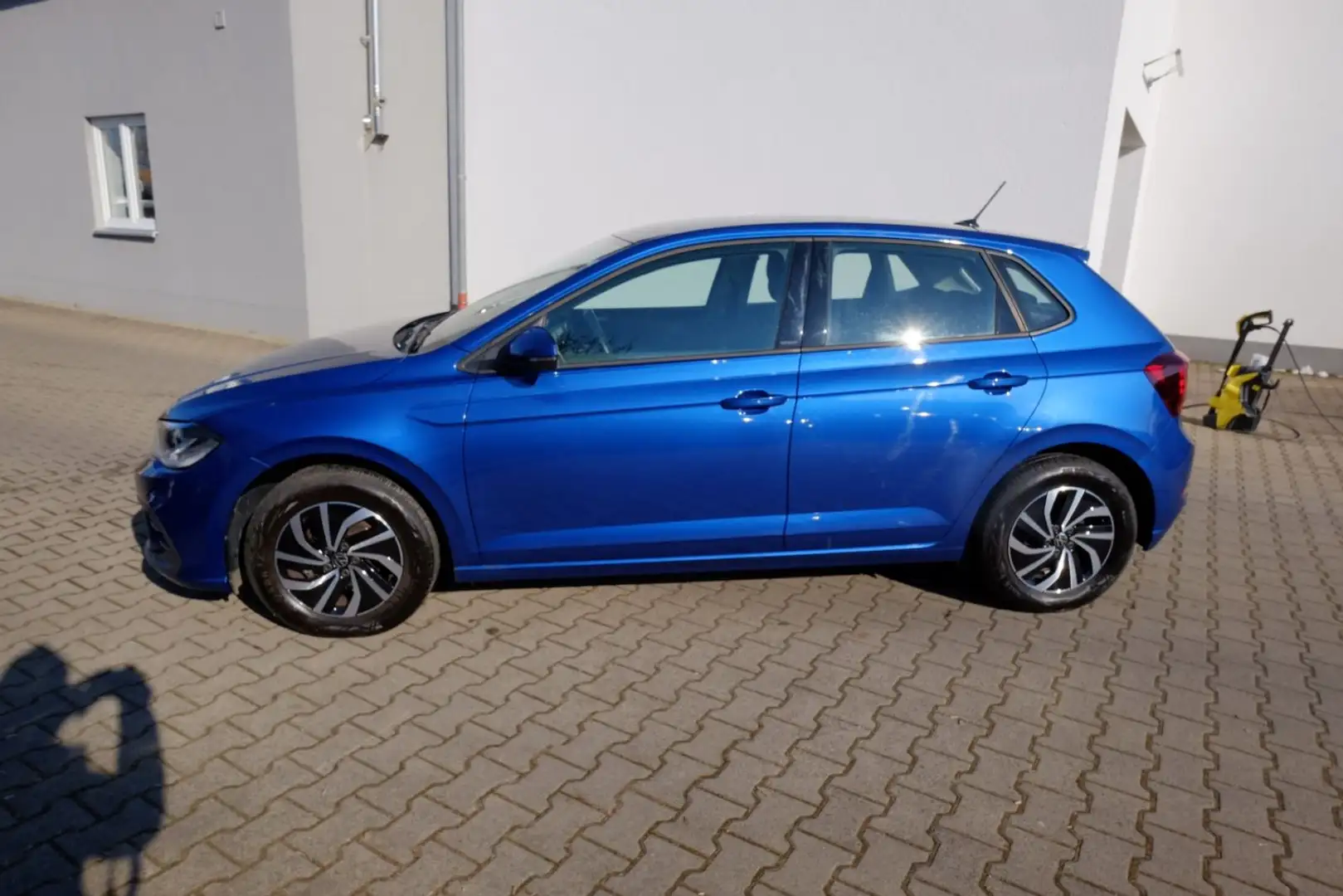 Volkswagen Polo Life 1.0 TSI LED/AppC/Kam/SH/Alu/Nebel Blau - 2