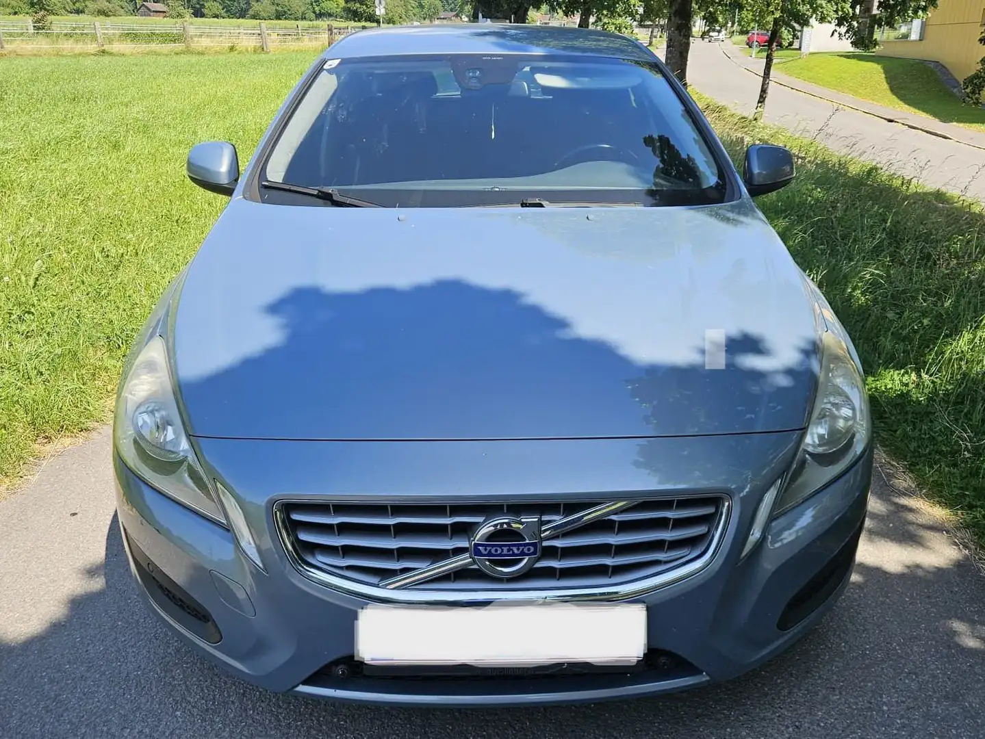 Volvo V60 Grau - 2