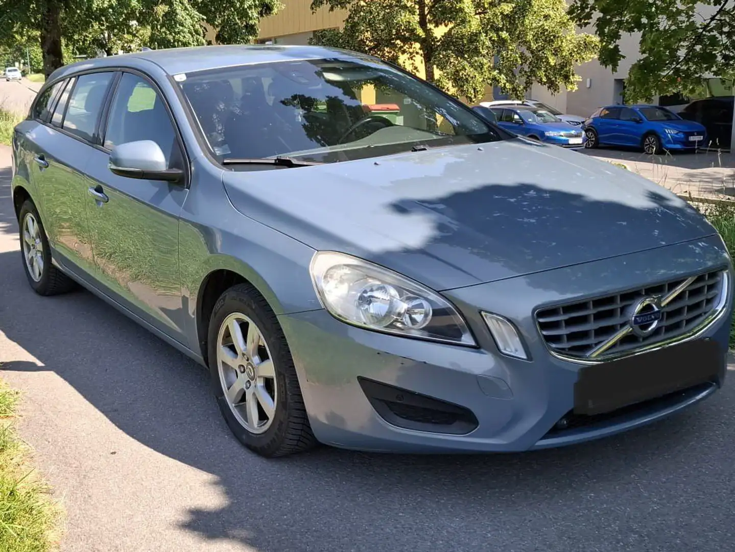 Volvo V60 Grau - 1