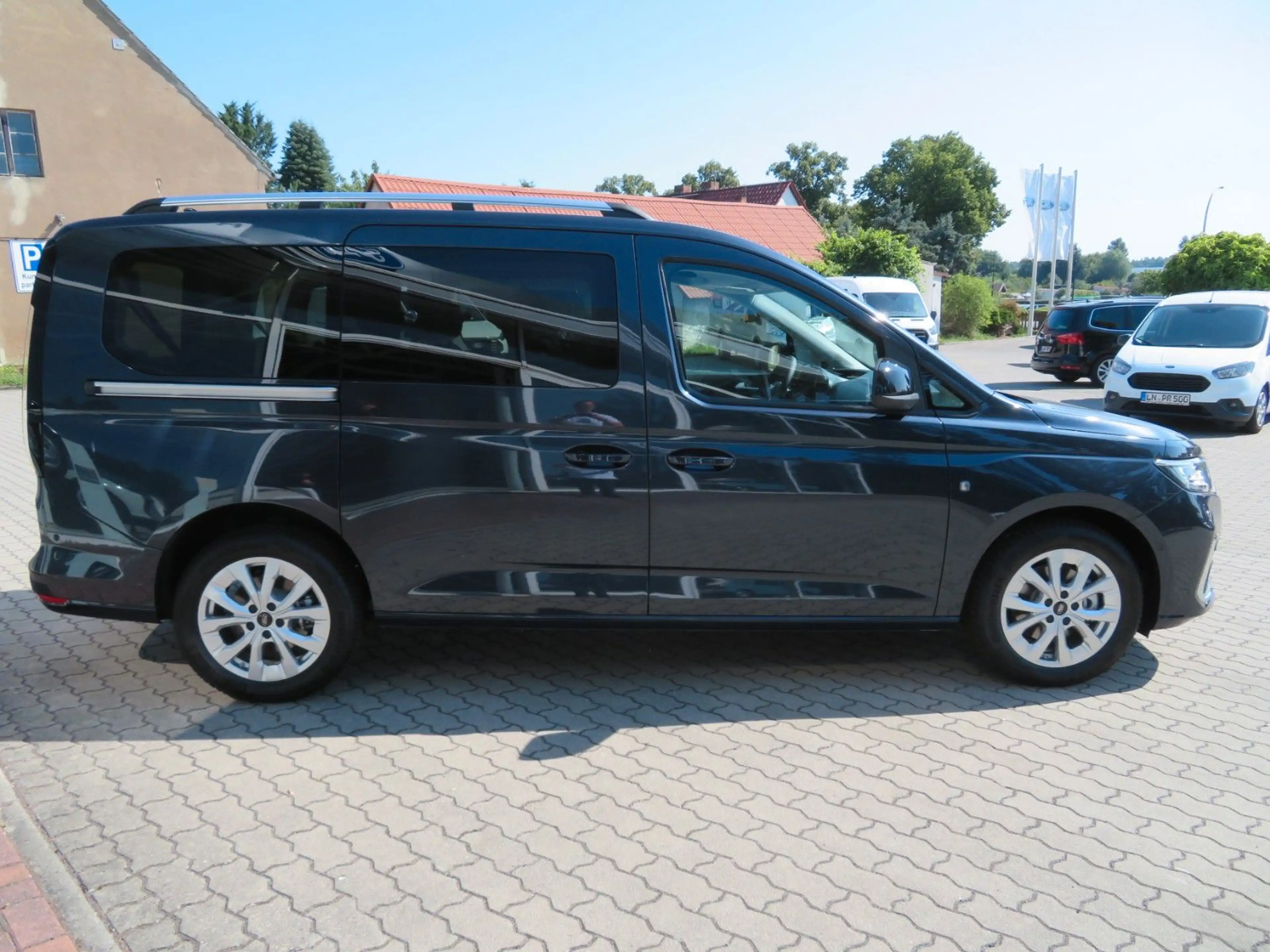 Ford Grand Tourneo Ford Grand Tourneo Connect Titanium 1.5 EcoBoost — photo 10