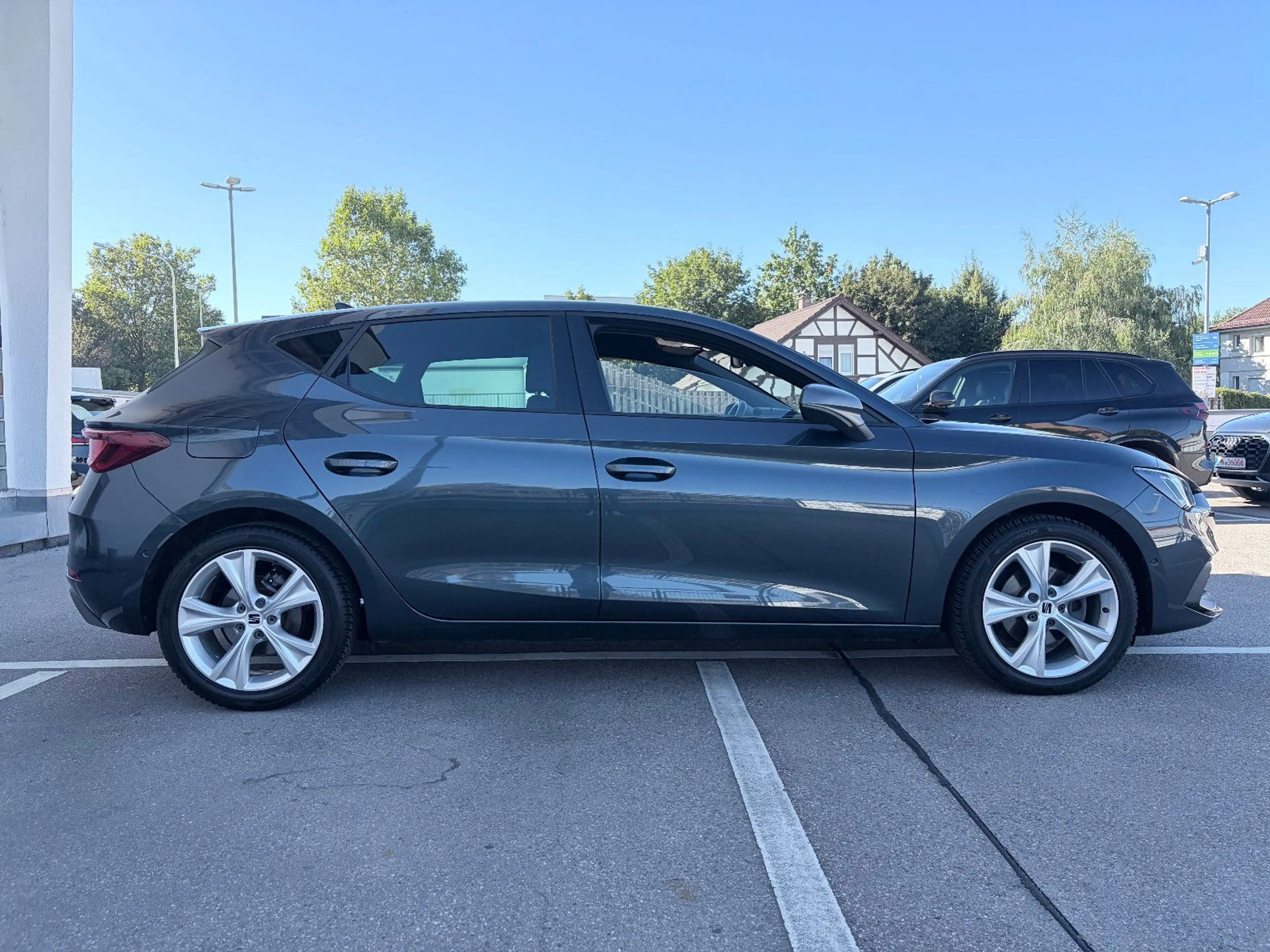 SEAT Leon 1.5 DSG eTSI FR NAVI/VIRTUAL/LED/ACC/SITZH. — photo 4