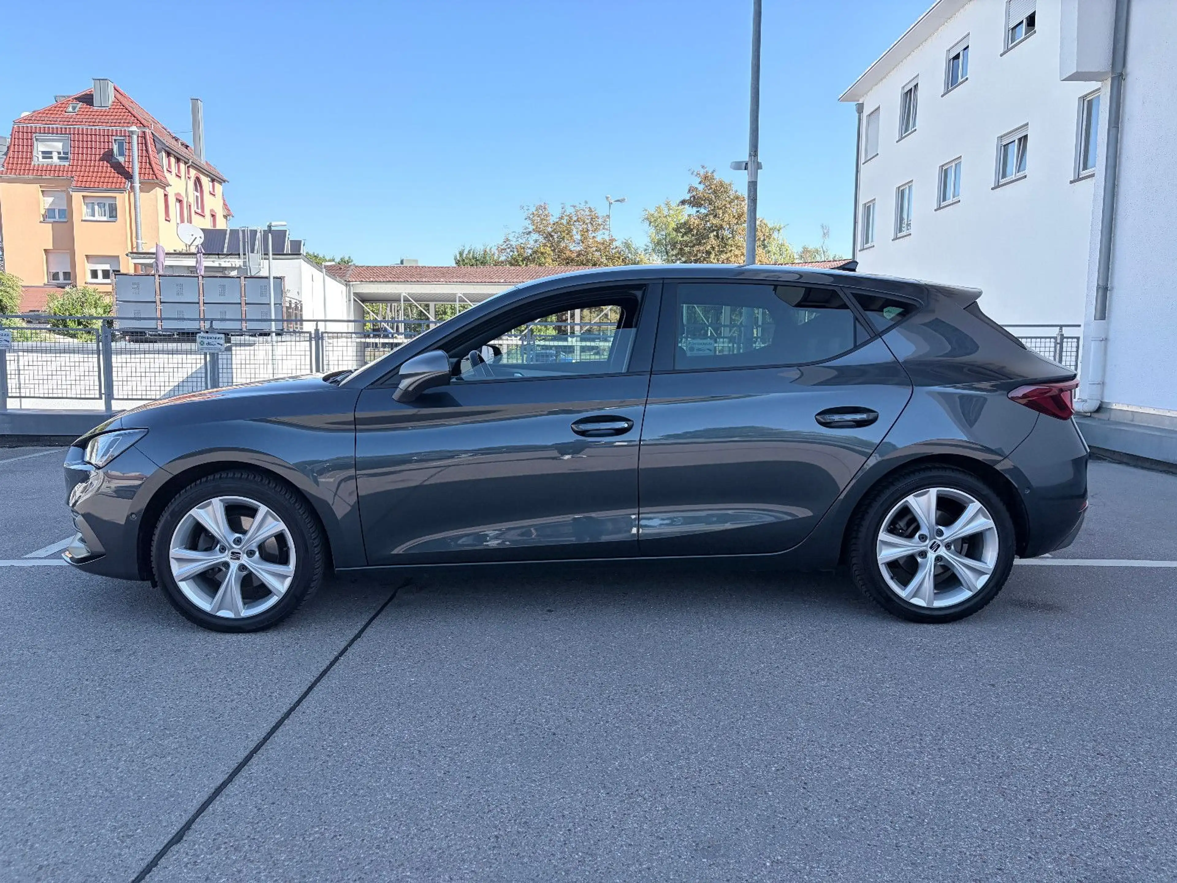 SEAT Leon 1.5 DSG eTSI FR NAVI/VIRTUAL/LED/ACC/SITZH. — photo 8