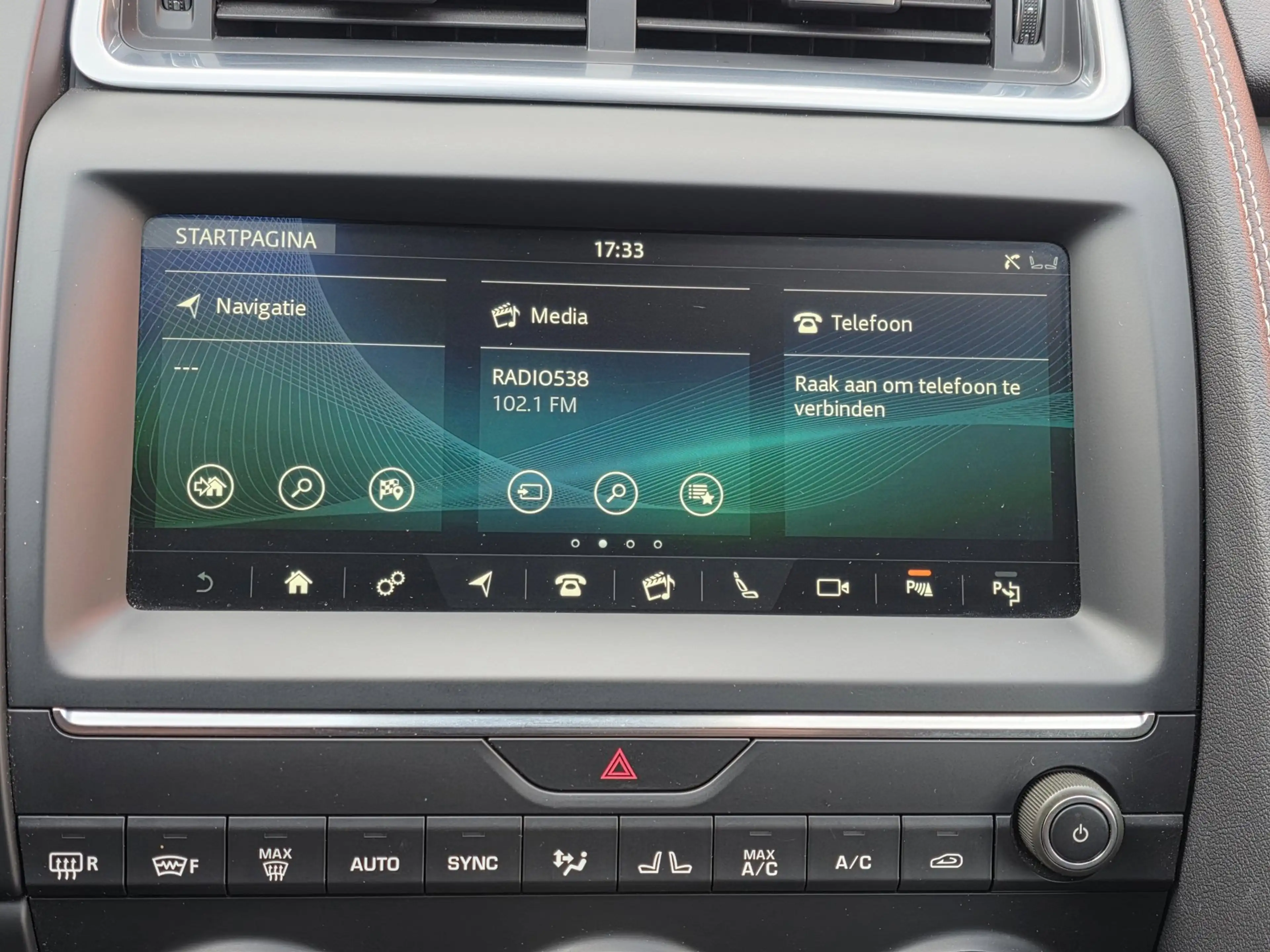 Jaguar E-Pace 2.0 P250 AWD R-Dynamic S Automaat BJ.2018 / Navi / — photo 25