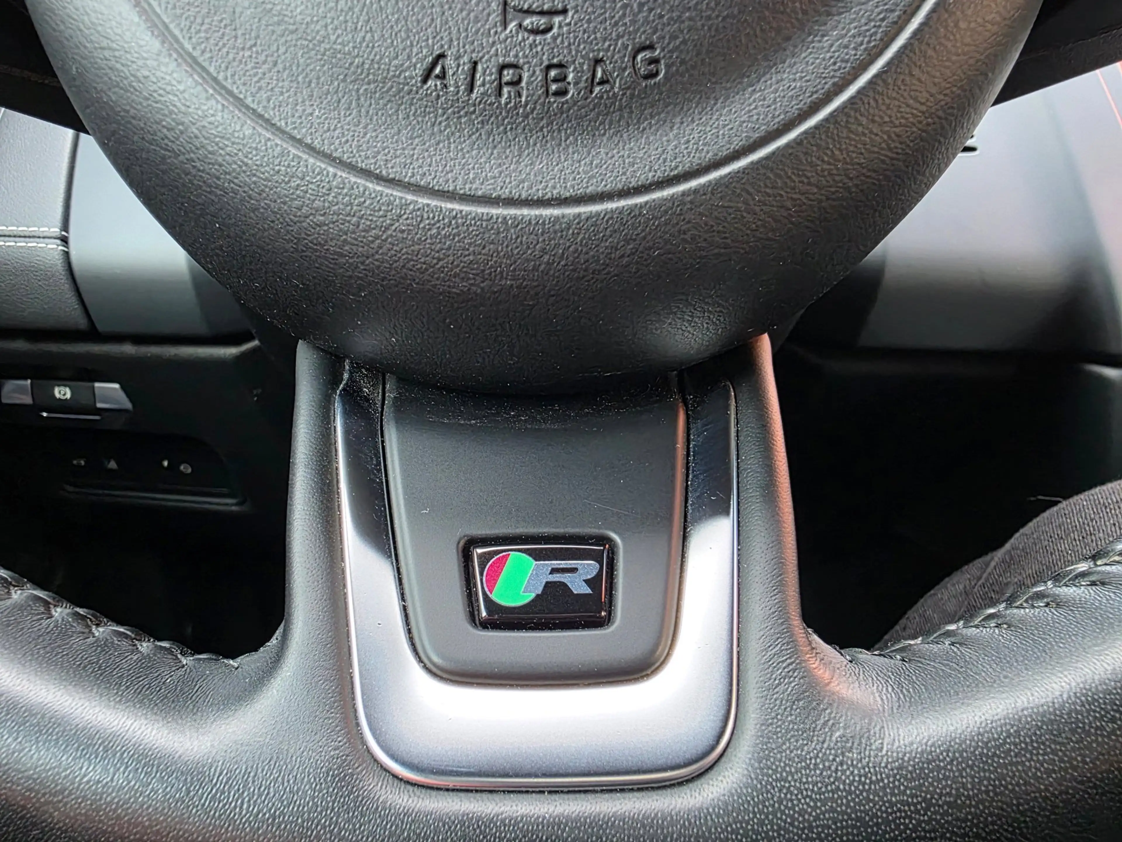 Jaguar E-Pace 2.0 P250 AWD R-Dynamic S Automaat BJ.2018 / Navi / — photo 23