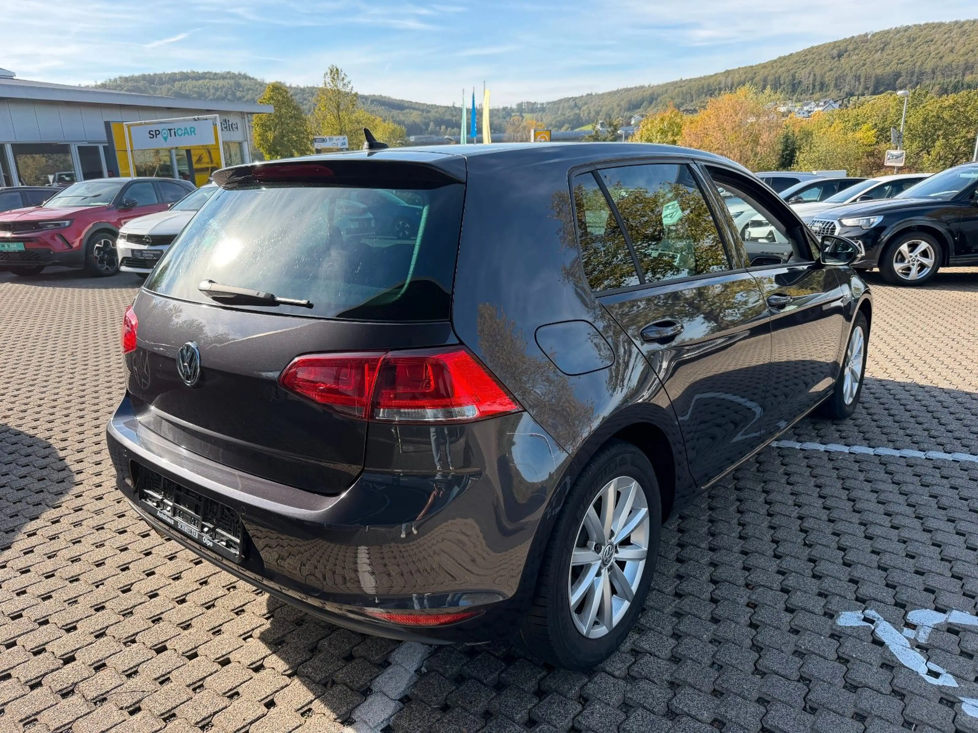 Volkswagen Golf VII Lim. Lounge BMT Bi-Xenon+Navi — photo 2