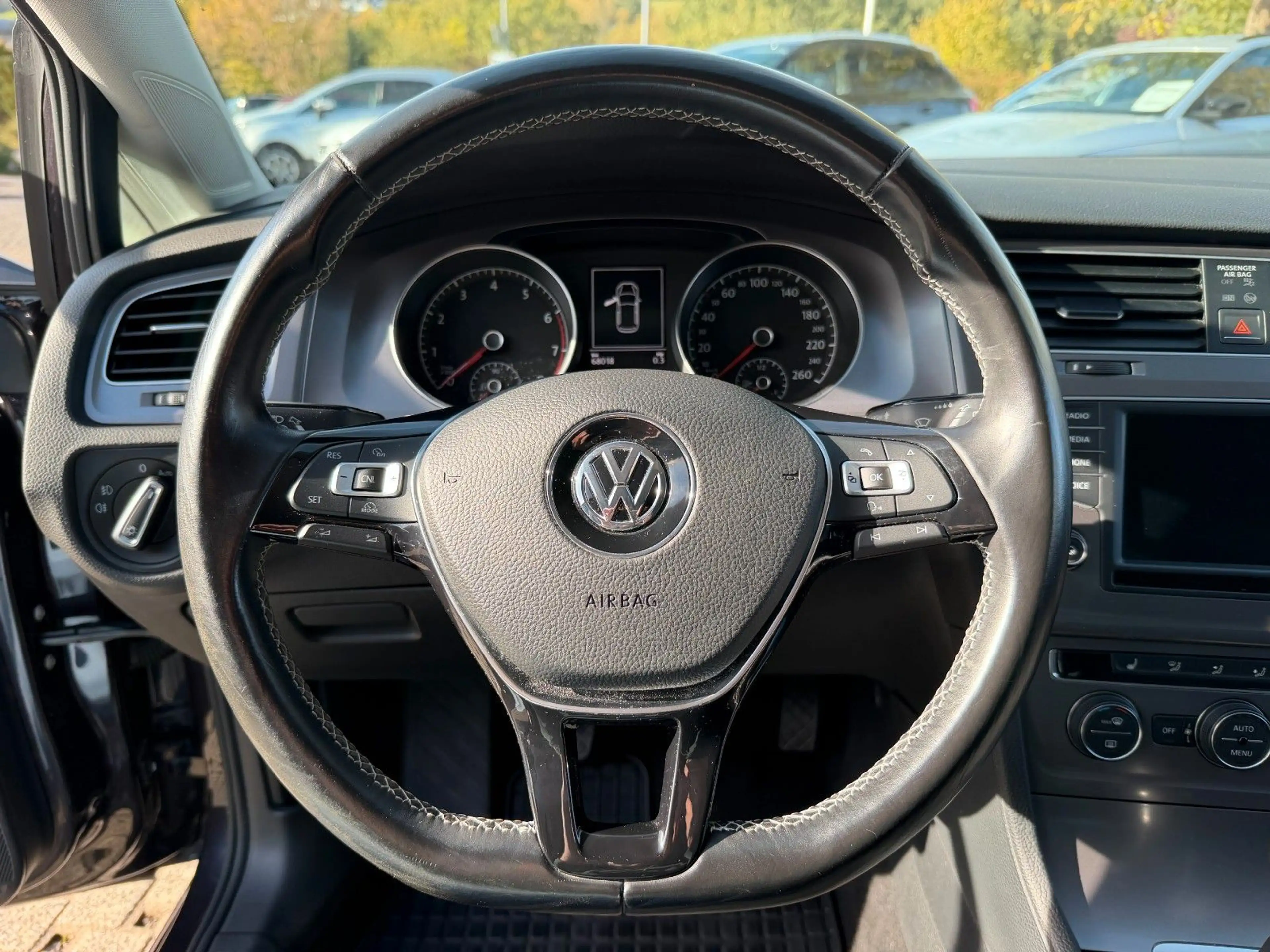 Volkswagen Golf VII Lim. Lounge BMT Bi-Xenon+Navi — photo 13