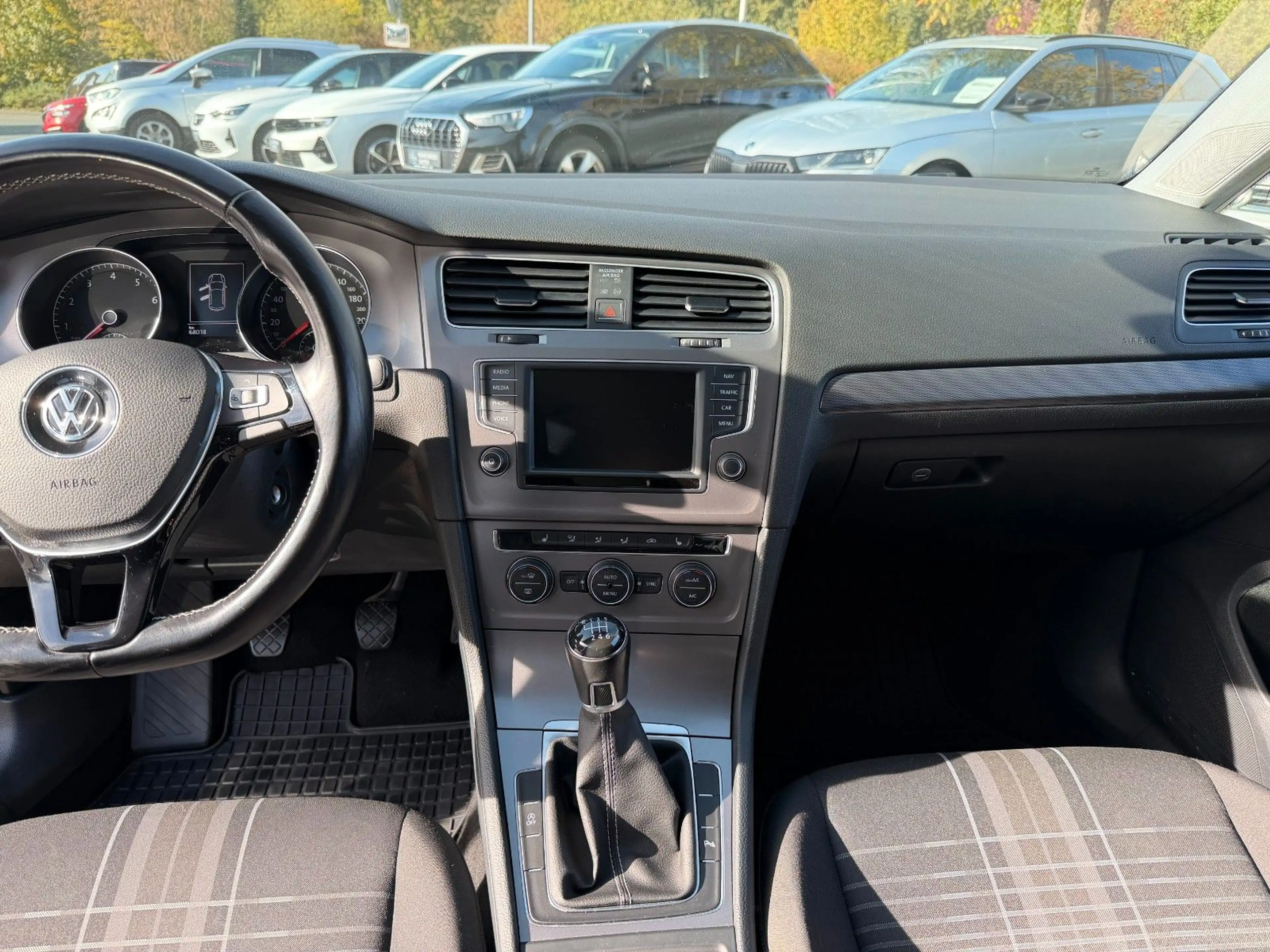 Volkswagen Golf VII Lim. Lounge BMT Bi-Xenon+Navi — photo 11