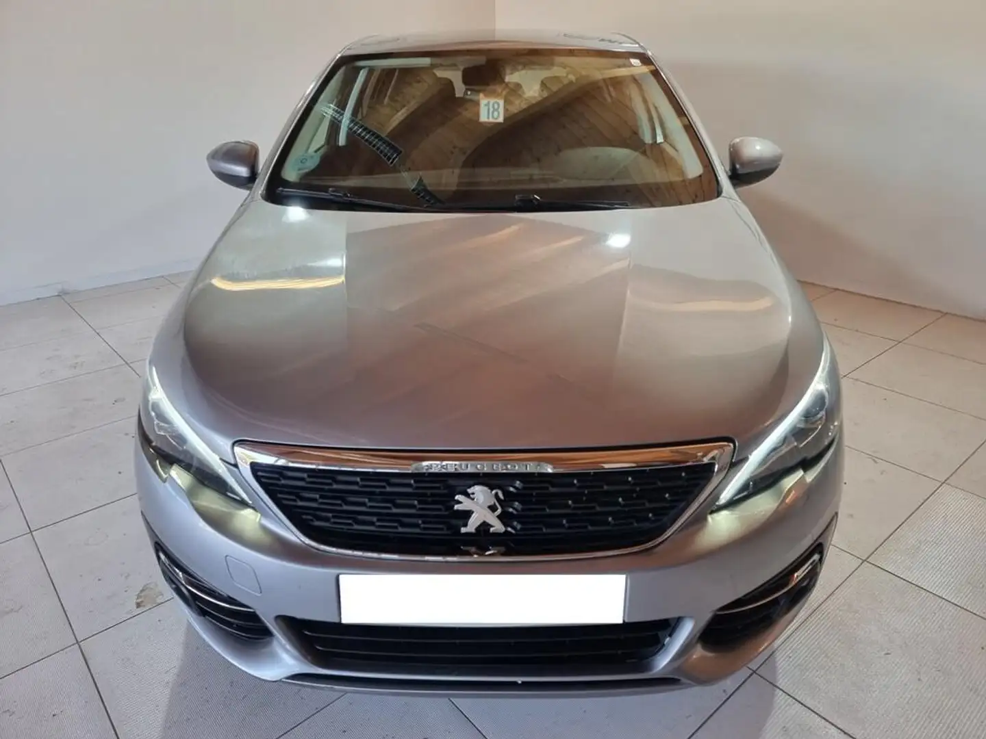 Peugeot 308 5p 1.2 puretech t. Style s&s 130cv Plateado - 2