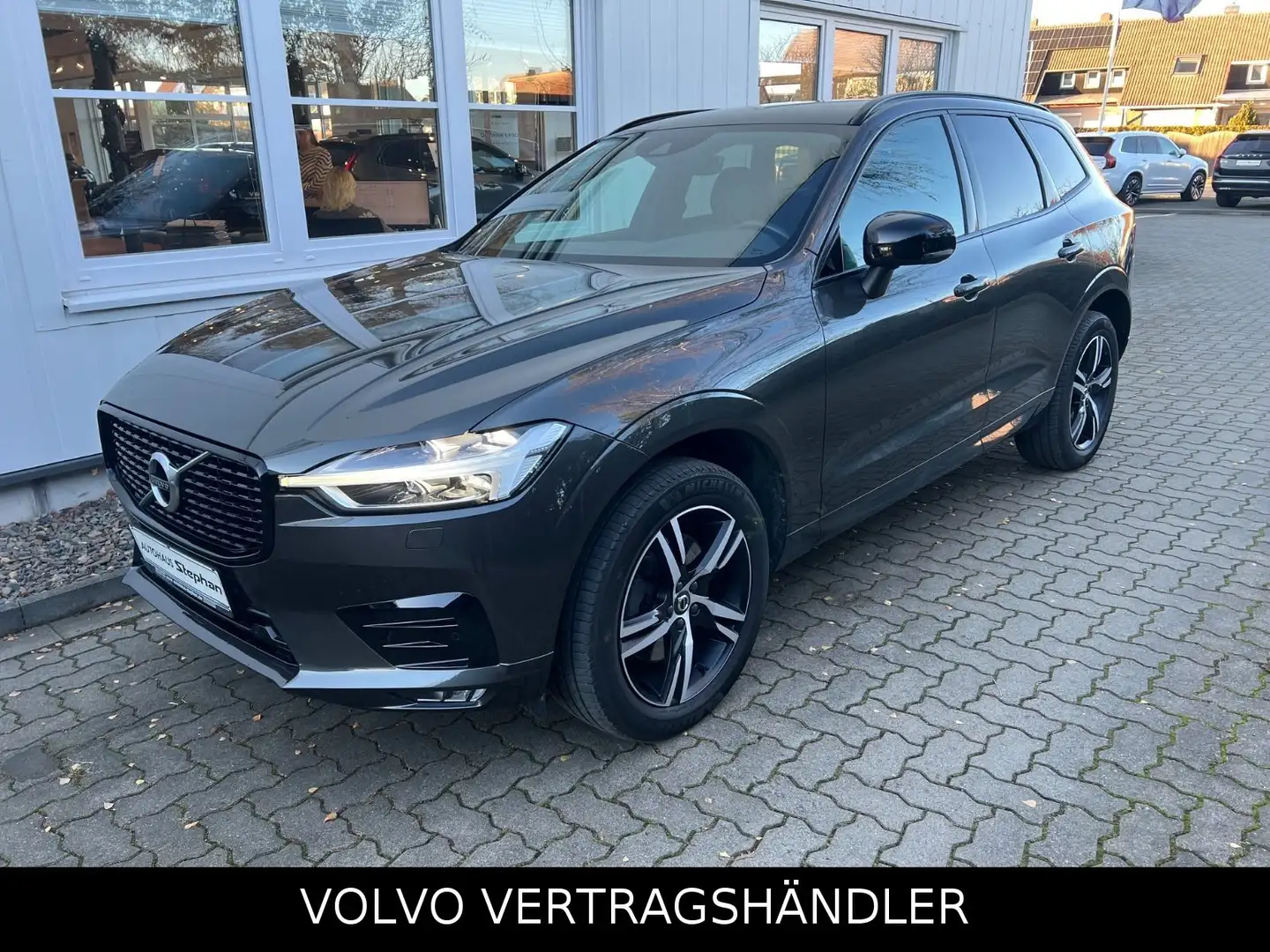 Volvo XC60 B4 Diesel Autom. AWD R-Design GARANTIE Gris - 1
