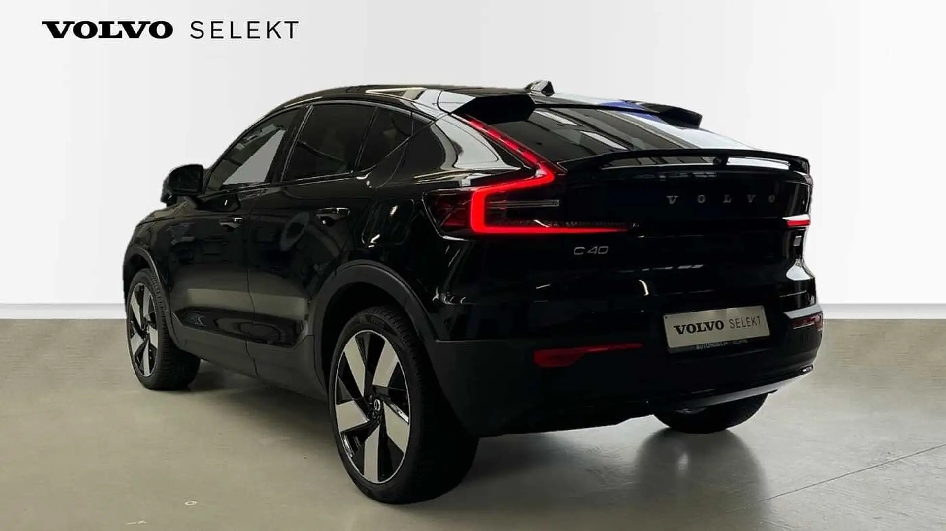 Volvo C40 Recharge Plus, Single Motor Extended Range | Trekh Noir - 2