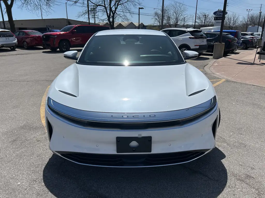 Lucid Air 2024 photo 2