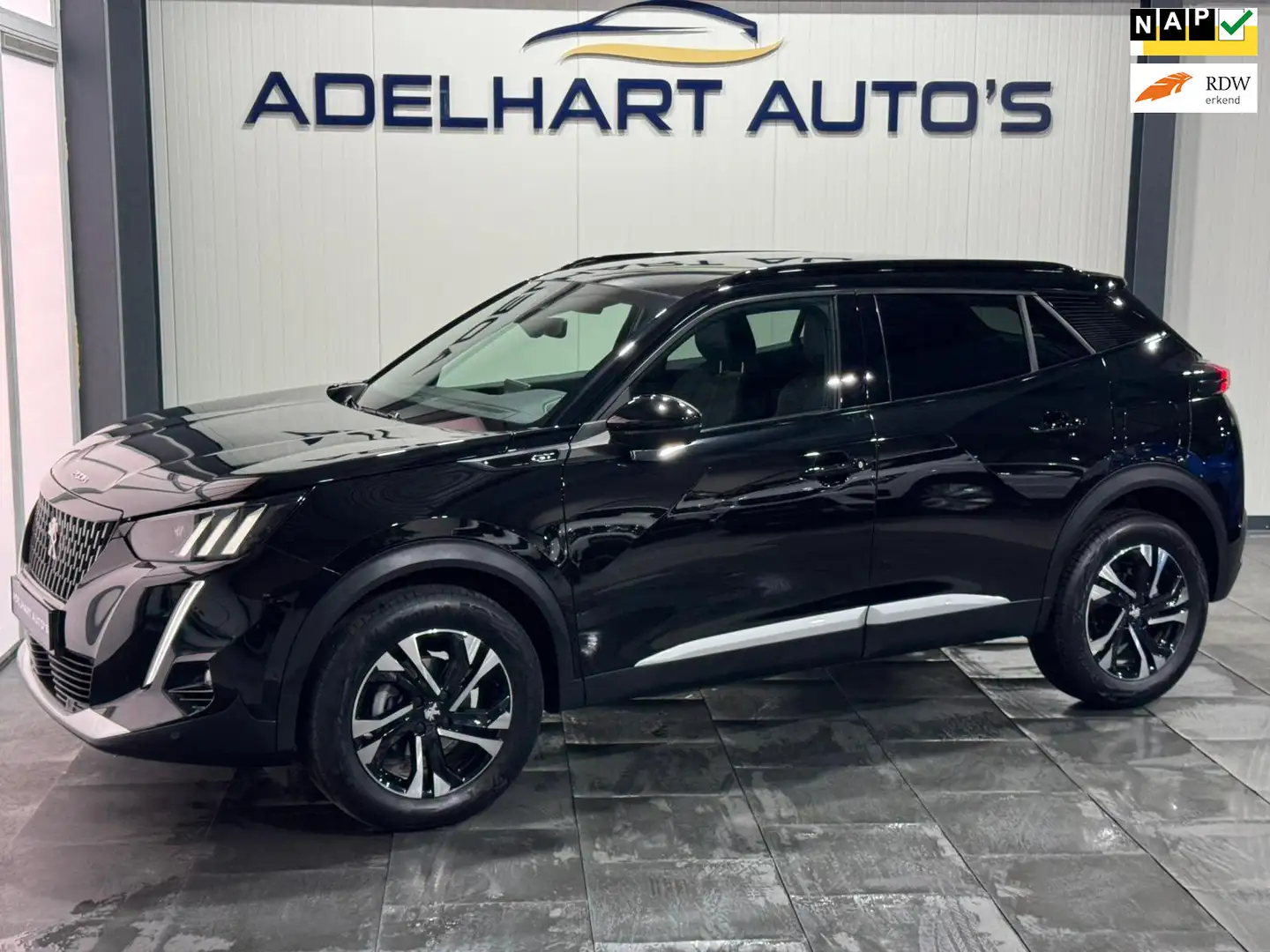 Peugeot 2008 1.2 PureTech GT line Automaat / Navigatie full map Noir - 1