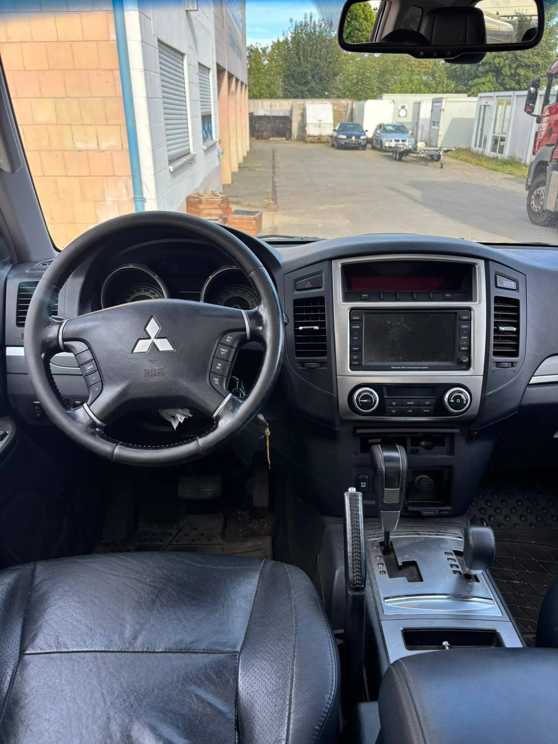 Mitsubishi Pajero 3.2 DI-D Edition 100 *7-Sitzer*ALLRAD*SCHIEBEDACH*AHK*ALU*ELEKTRISCHE-SITZE* — photo 13