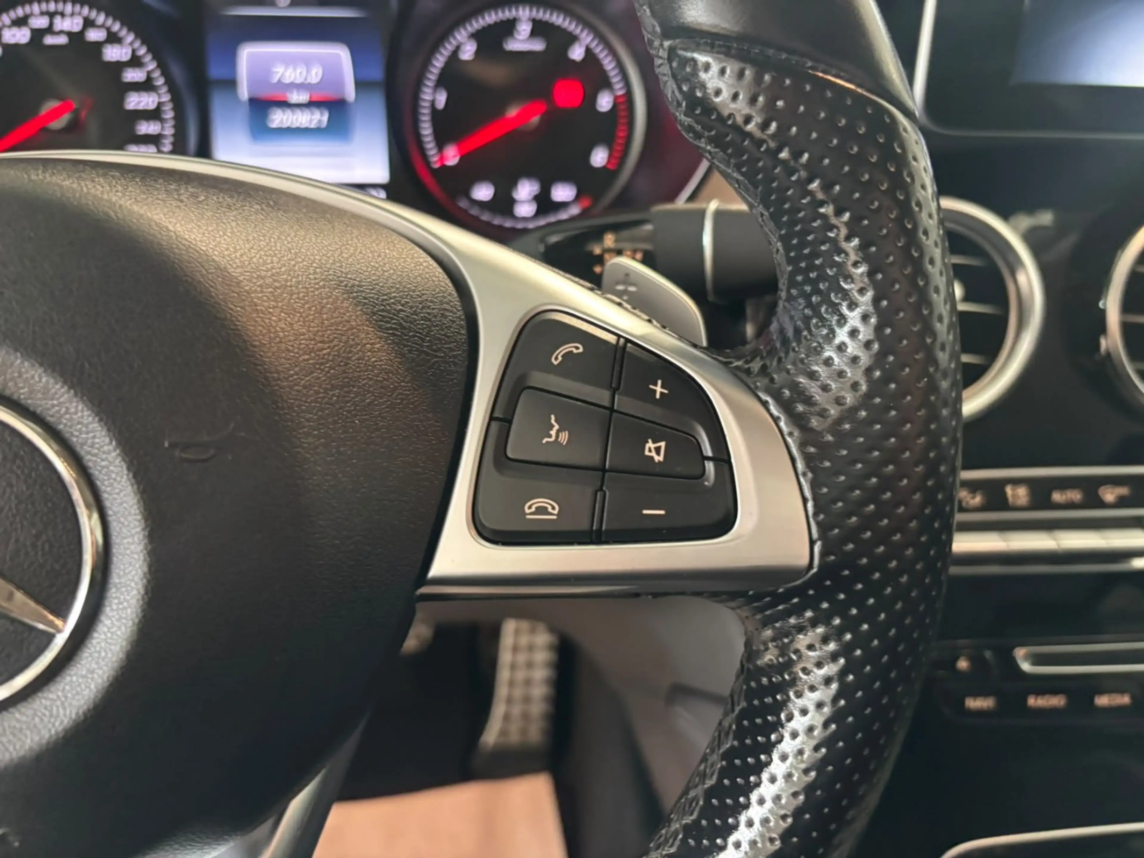 Mercedes-Benz GLC 220 d 4Matic AMG Line*AHK* — photo 23