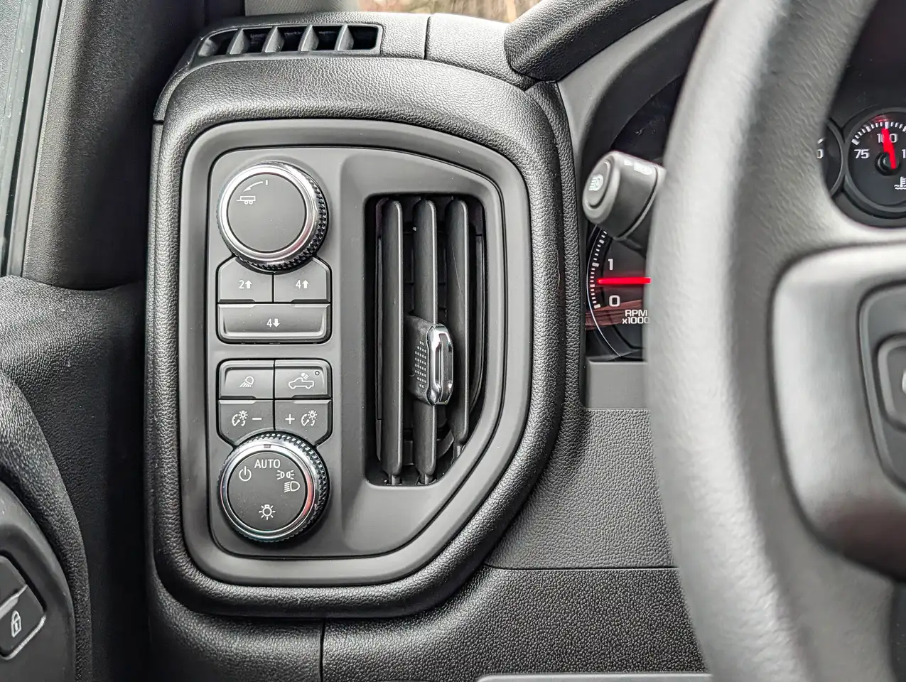 GMC Sierra 2500HD снимка GMC Sierra 2500HD