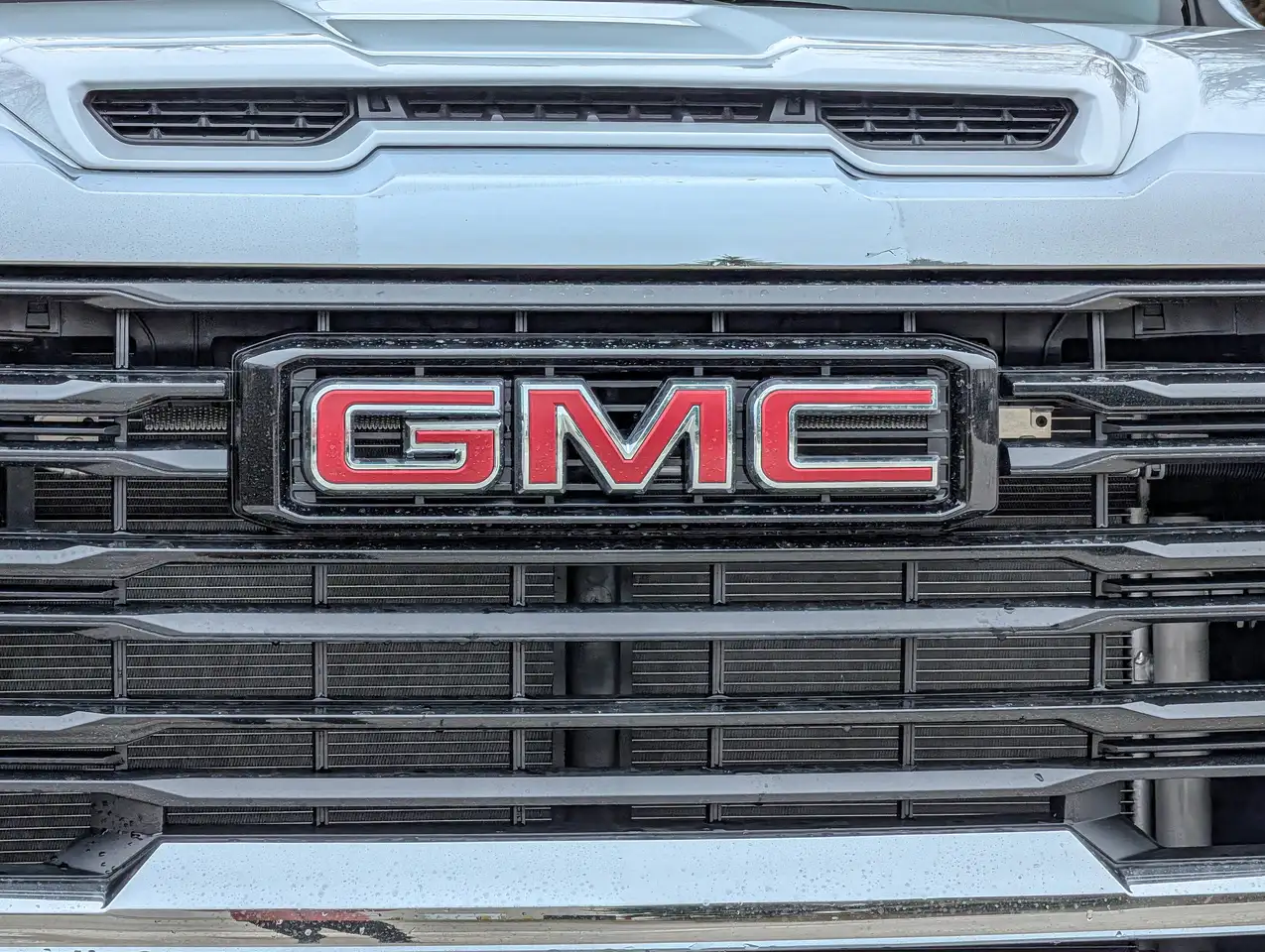 GMC Sierra 2500HD снимка GMC Sierra 2500HD