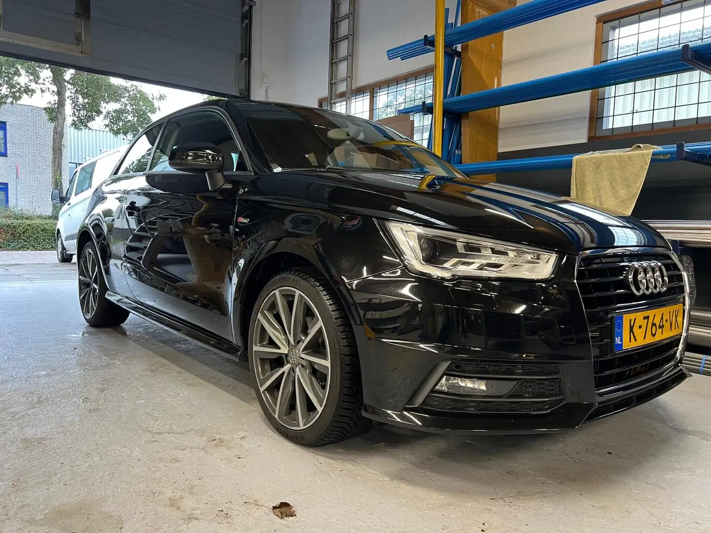 Audi A1 A1 1.0 TFSI Sp. Pro L S Ultra Fekete - 2