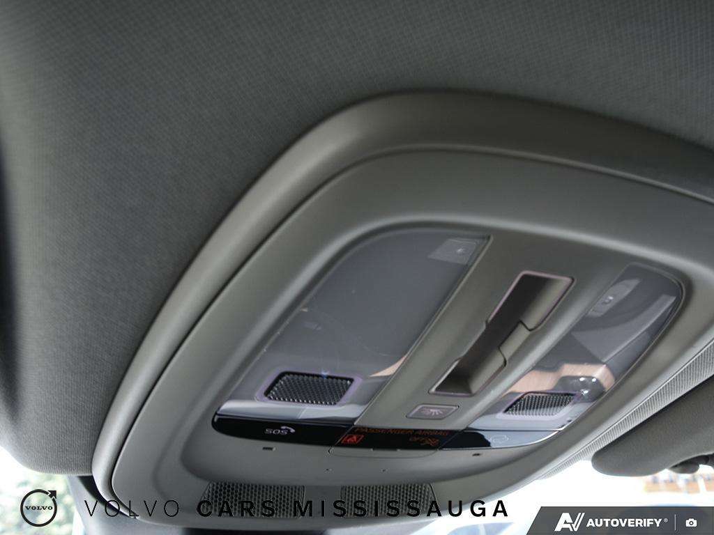 2024 Volvo XC60 Plus Dark Theme thumb 19