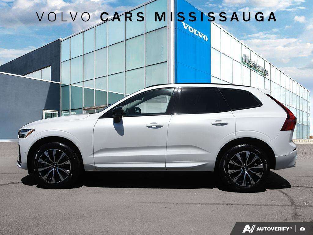 2024 Volvo XC60 Plus Dark Theme alt 3