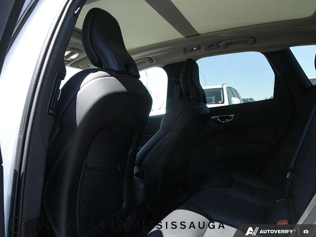 2024 Volvo XC60 Plus Dark Theme thumb 26