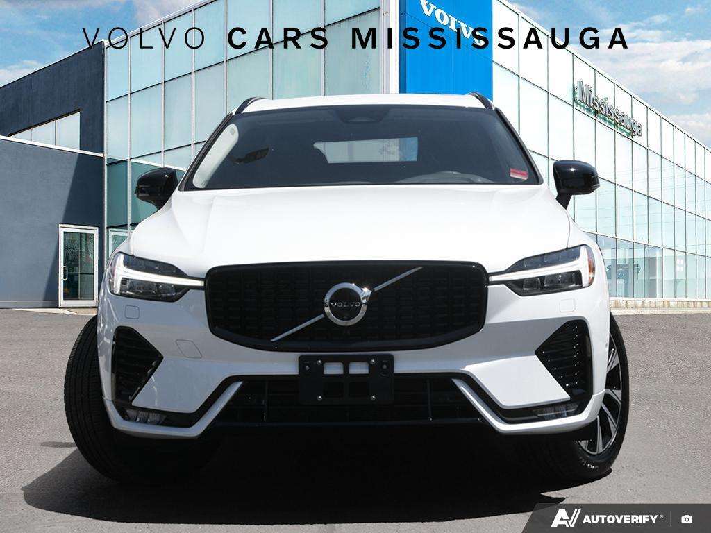 2024 Volvo XC60 Plus Dark Theme alt 2