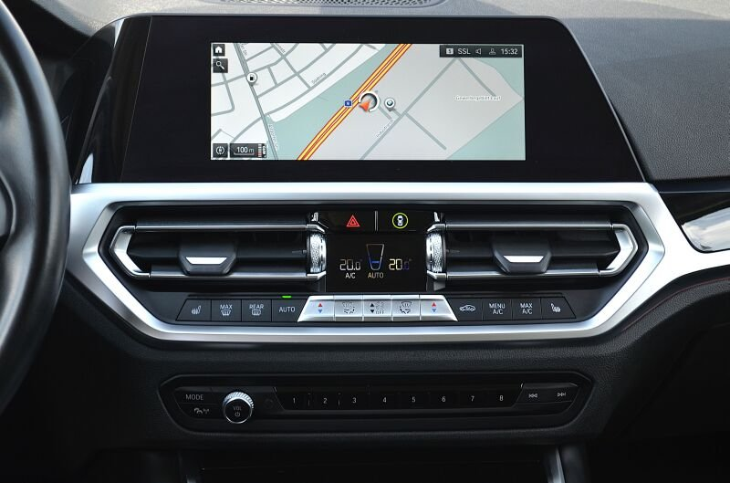 BMW 318 i Touring Sport Line LiveCptPlus.Pano.LED.HiF — photo 12