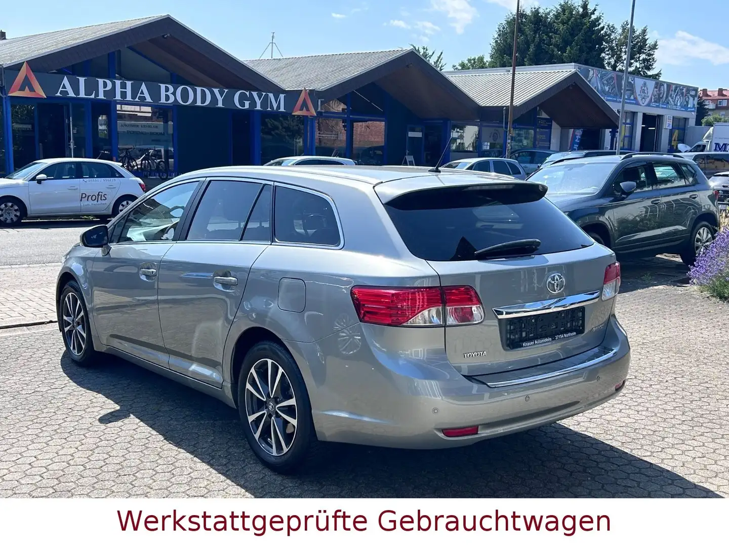 Toyota Avensis 1.8 Kombi Edition*Kamera*Sitzheiz*PDC* Grau - 2