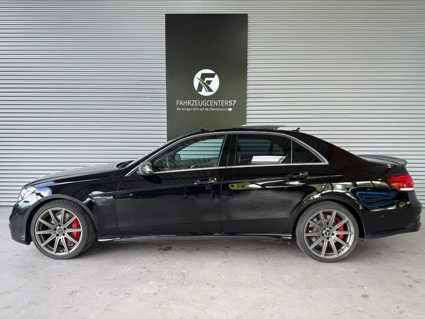 Mercedes-Benz E 63 AMG S 4MATIC/LED/PANO/H&K/360°KAMERA Чорний - 2