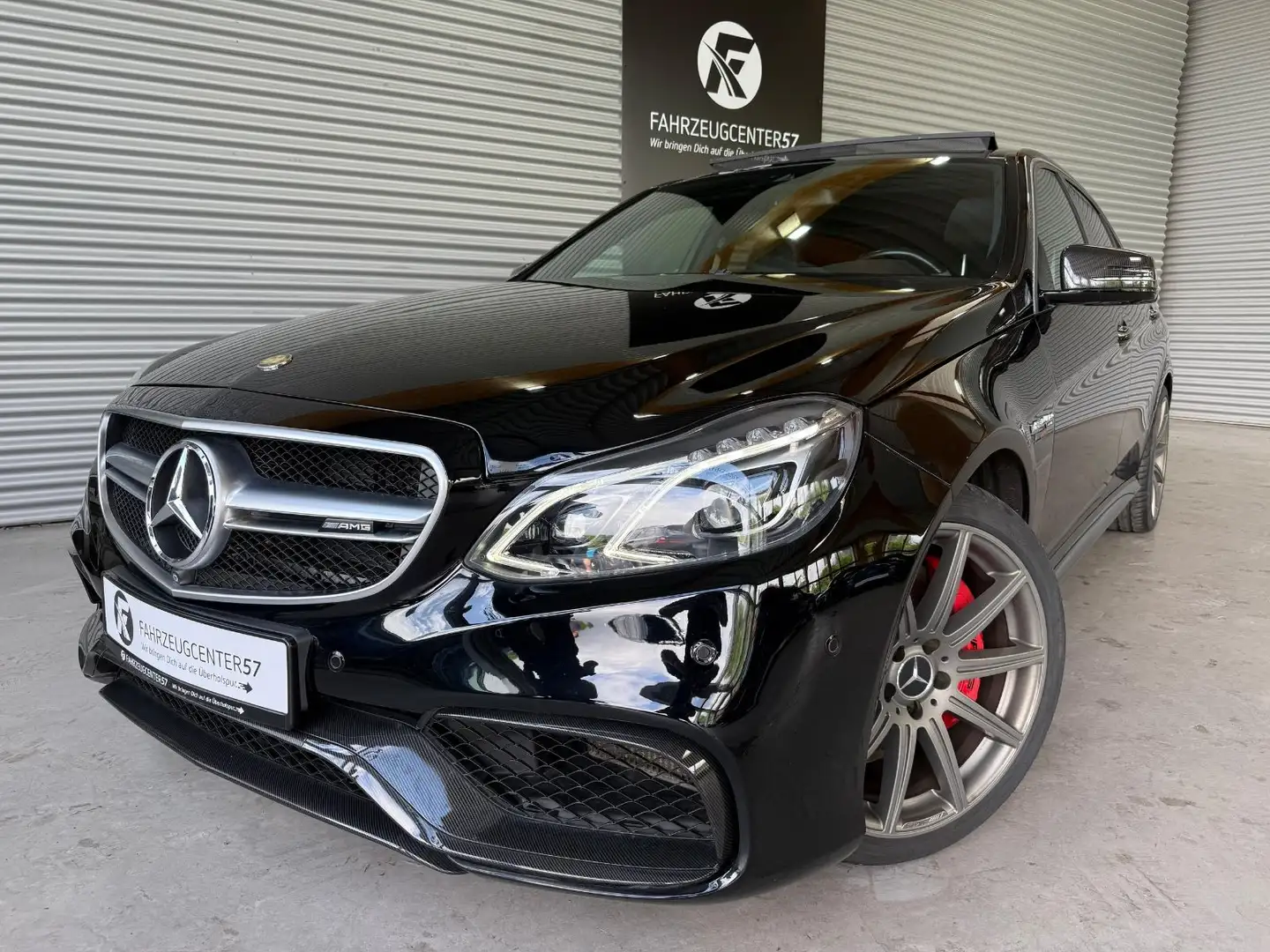 Mercedes-Benz E 63 AMG S 4MATIC/LED/PANO/H&K/360°KAMERA Чорний - 1
