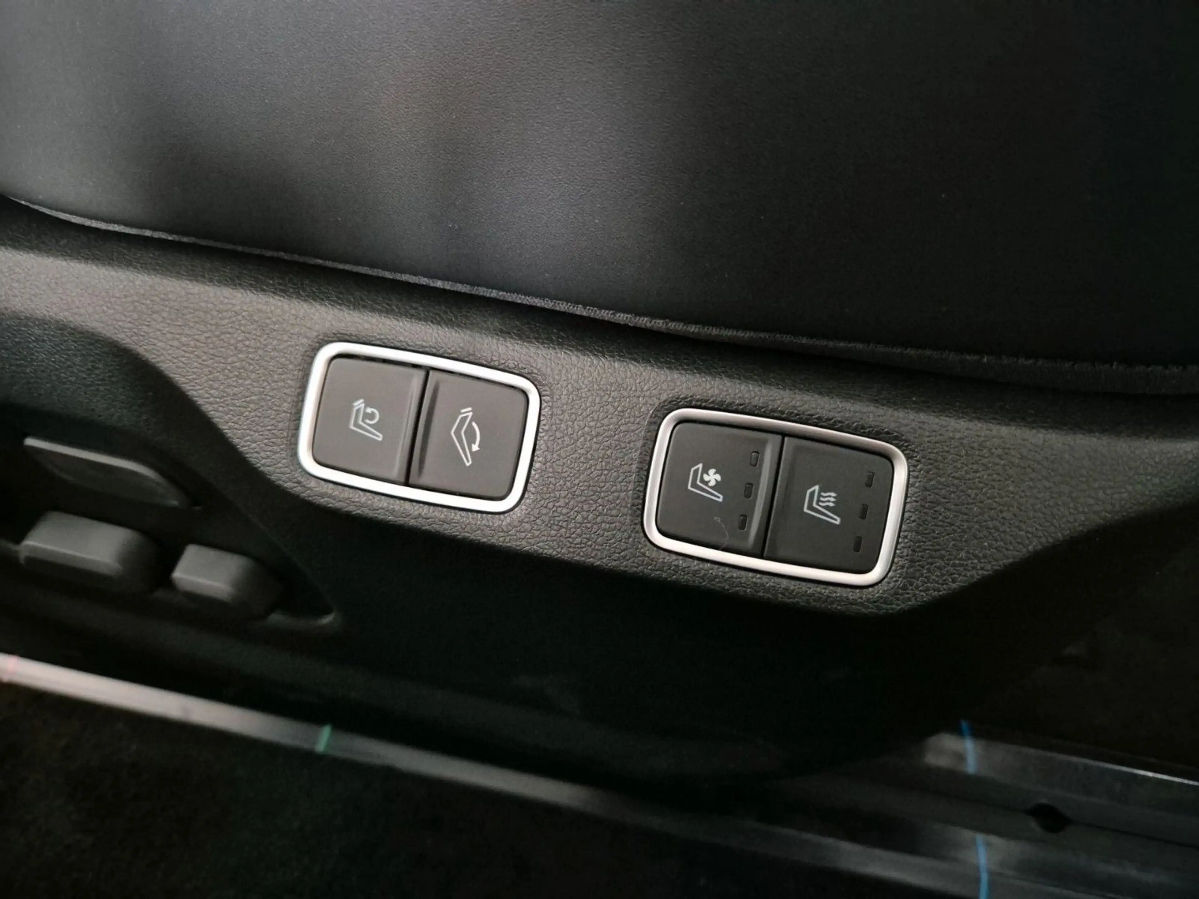 Hyundai STARIA Signature Hybrid*BOSE*SzBL*360*LEDER* — photo 14