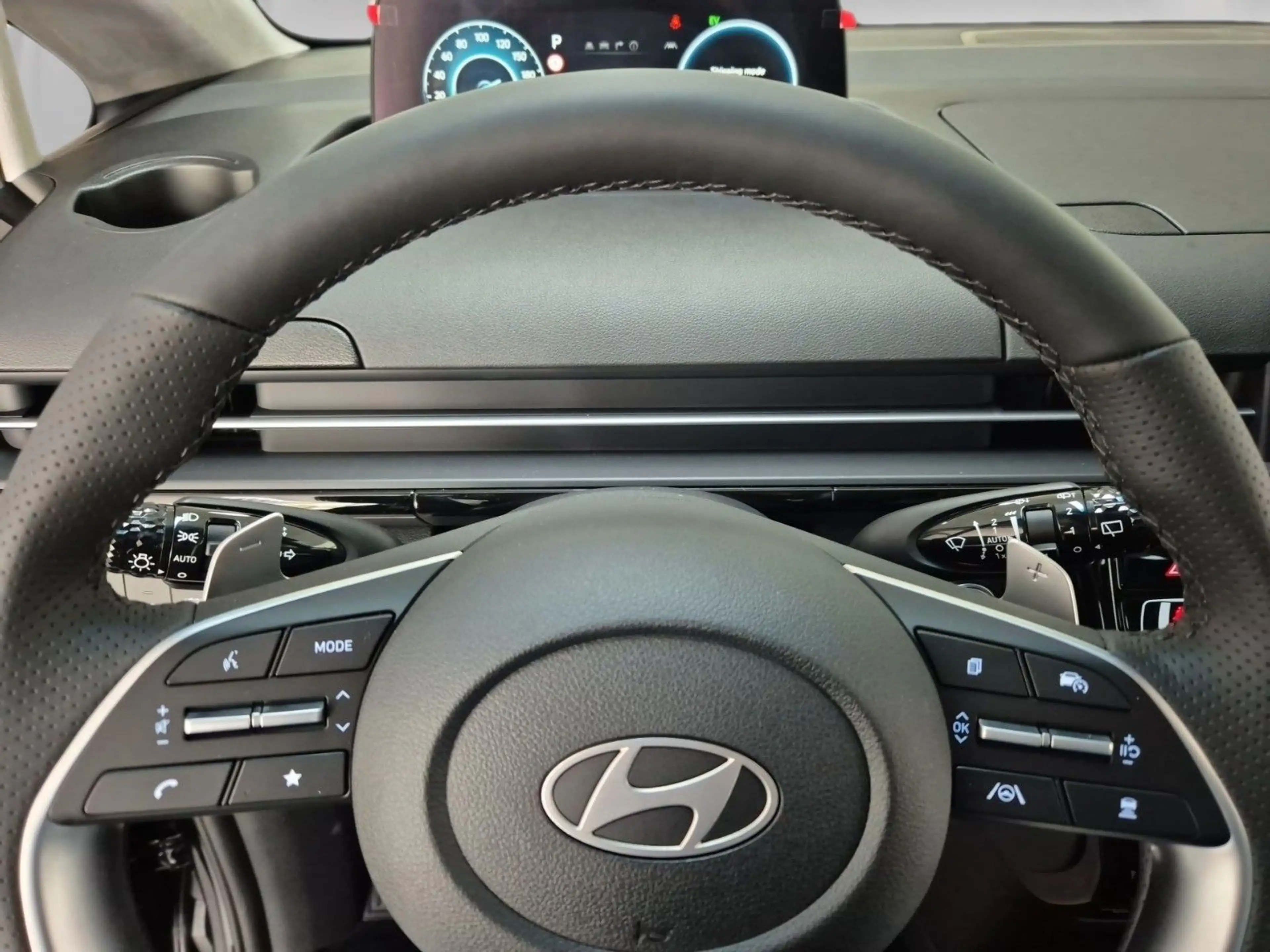 Hyundai STARIA Signature Hybrid*BOSE*SzBL*360*LEDER* — photo 7