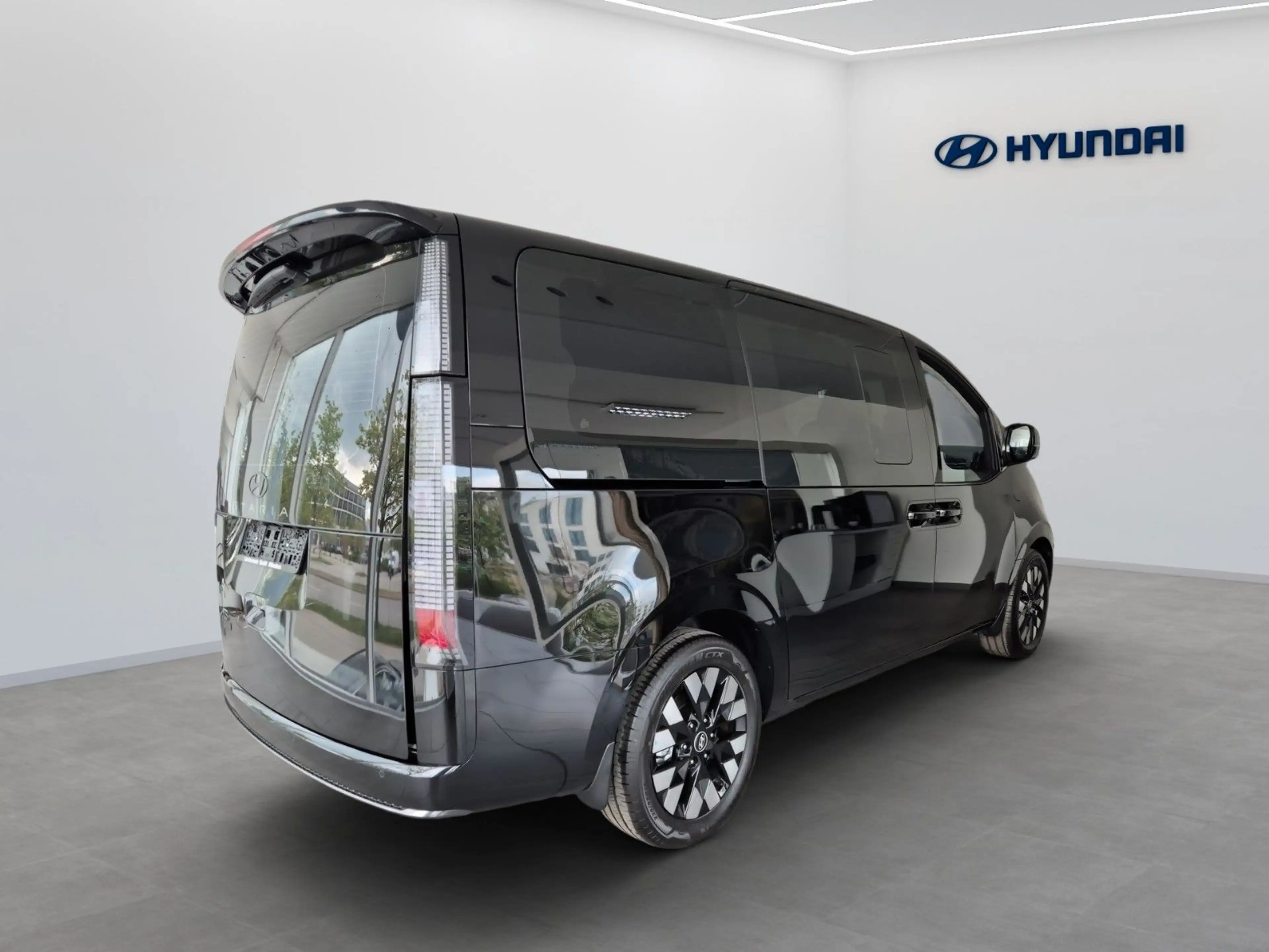 Hyundai STARIA Signature Hybrid*BOSE*SzBL*360*LEDER* — photo 3