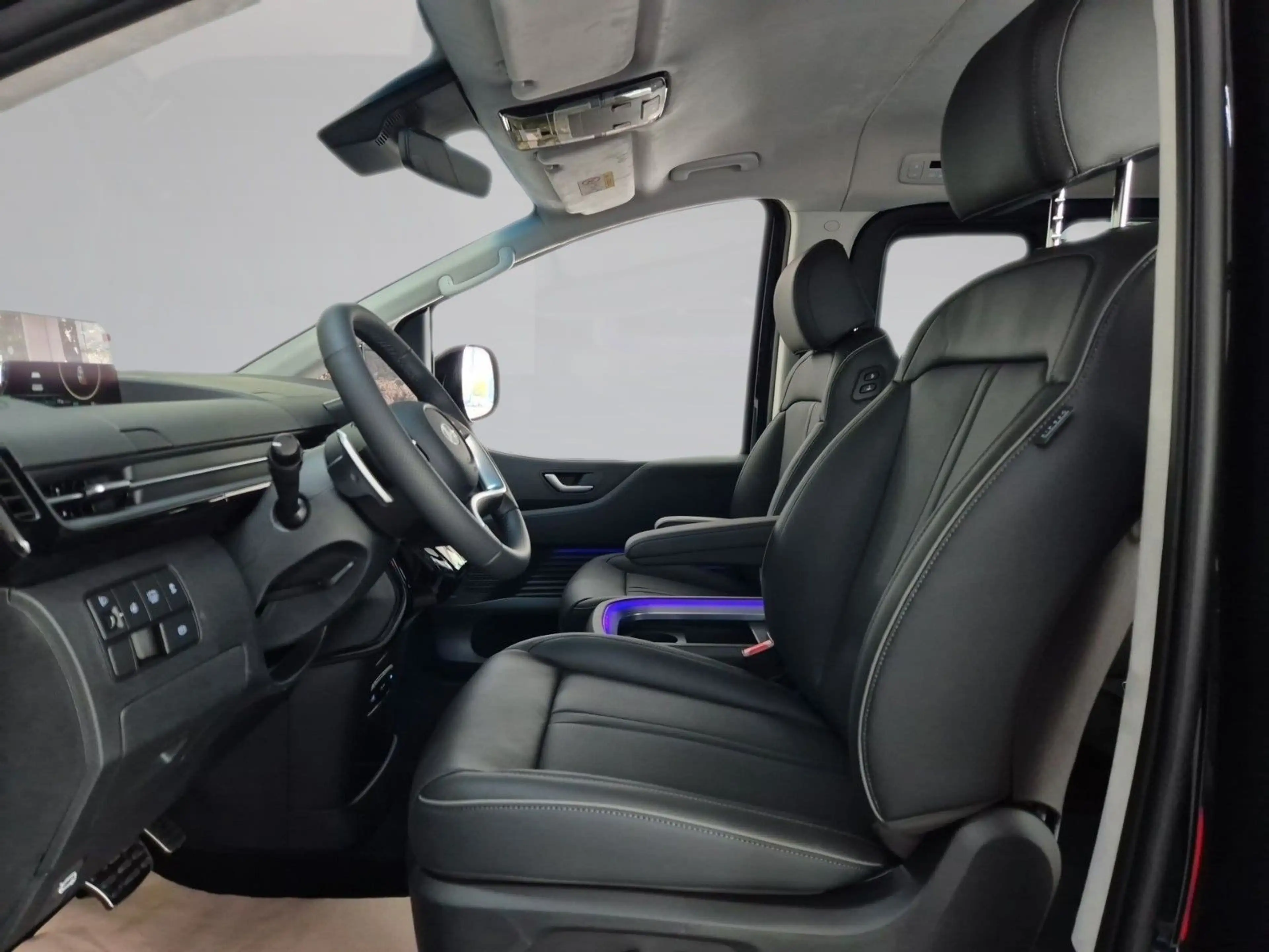 Hyundai STARIA Signature Hybrid*BOSE*SzBL*360*LEDER* — photo 6