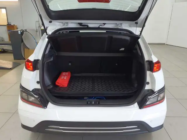 Hyundai Kona view 9
