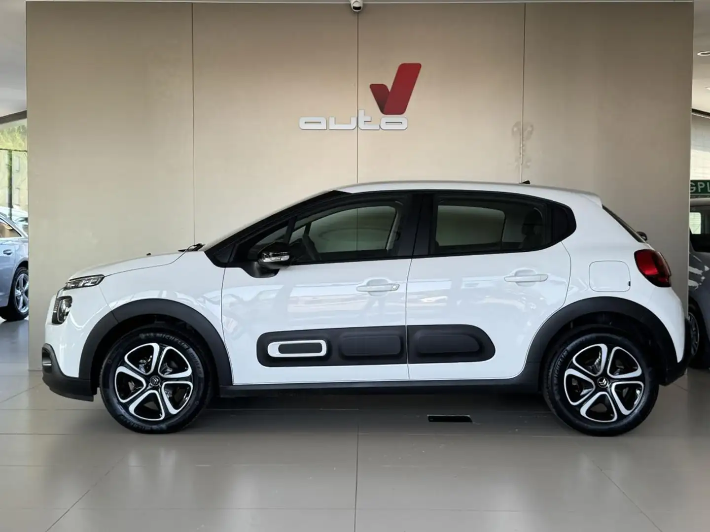 Citroen C3 PureTech 110 S&S Plus Bianco - 1