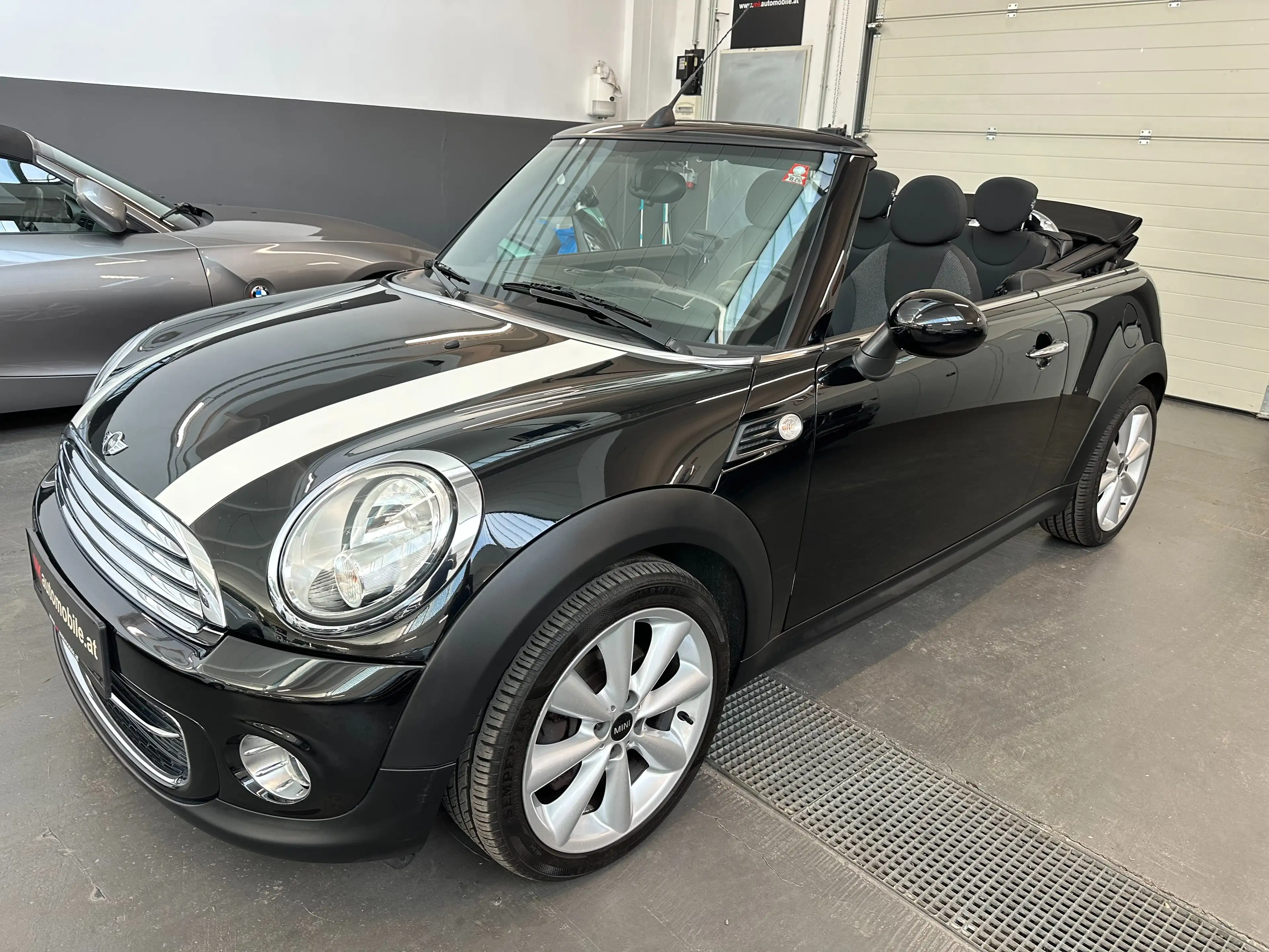 MINI Cooper D Cabrio Cooper D — photo 3