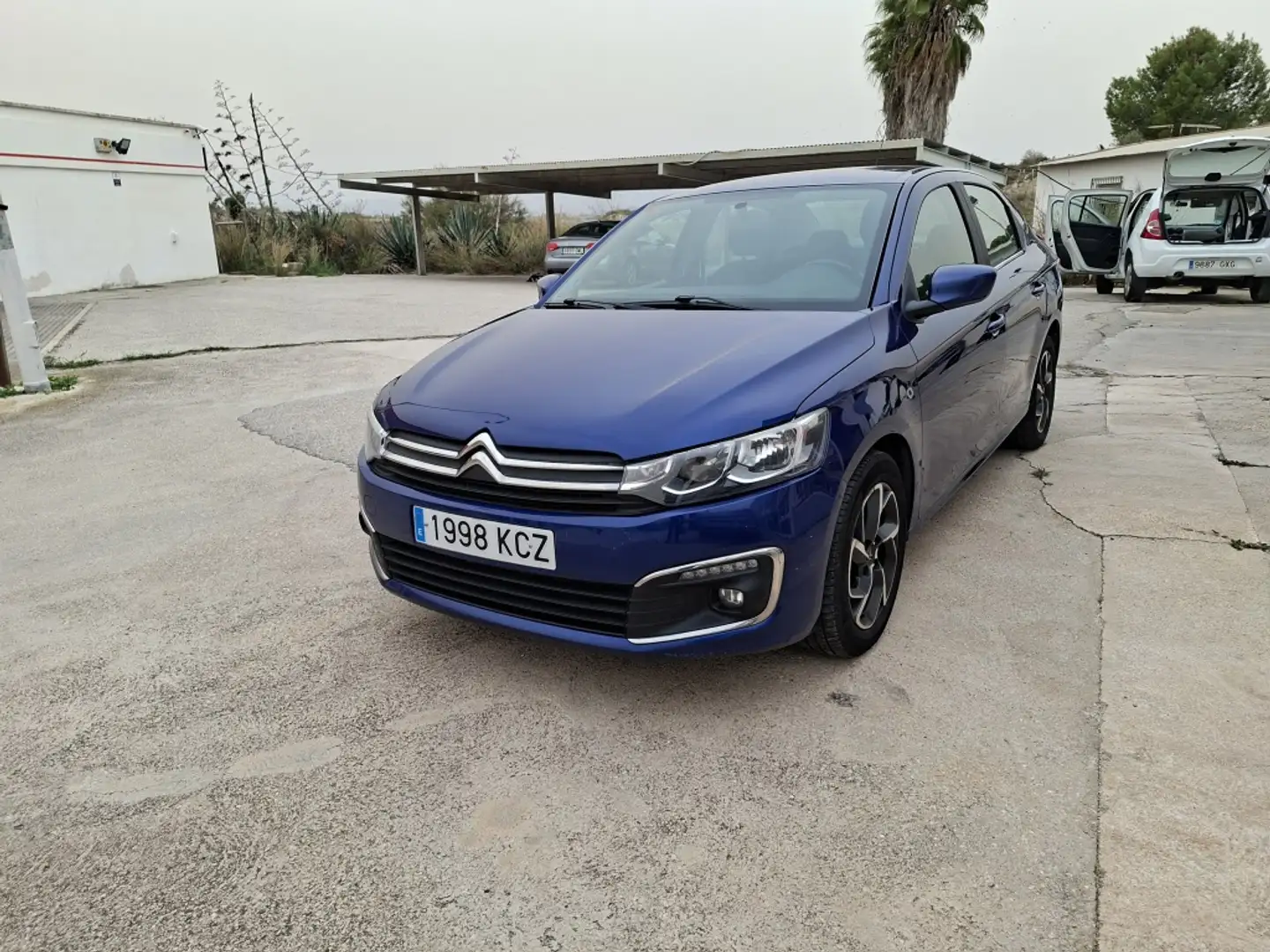 Citroen C-Elysée 1.6BlueHDi Last Edition 100 Blau - 1