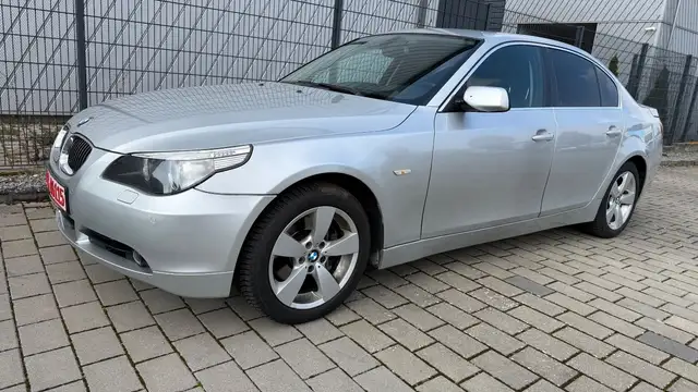 BMW 530 d xDrive AUTOMATIK TÜV,KLIMA,PDC,AHK,SCHIEBED