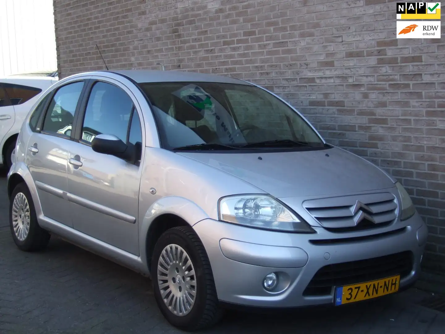 Citroen C3 1.4i-16V Exclusive - Cruise control - PDC achter - Gris - 1