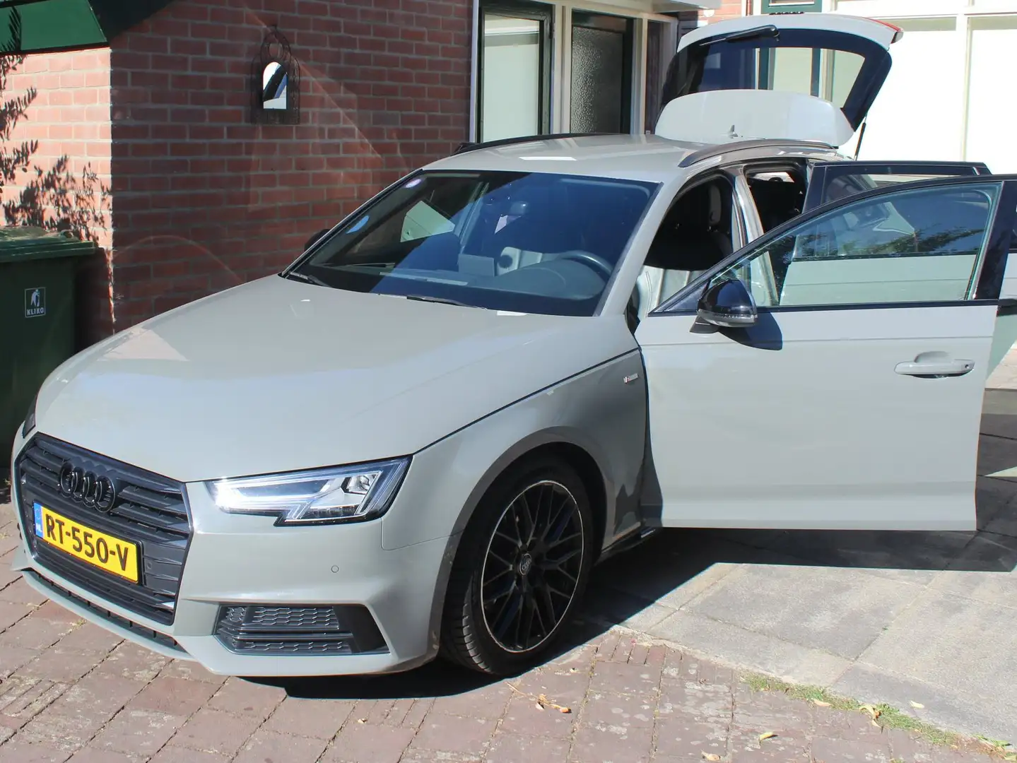 Audi A4 Avant 2.0 Tfsi Ultra Mhev 190pk SLine Black Ed Grijs - 1